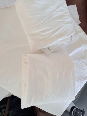 Duvet White Bedding Set -Duvet Cover & 2 Pillow Shams Queen Size